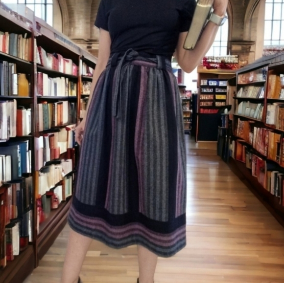 Vtg 100% Wool Belted Skirt - Picture 2 of 9